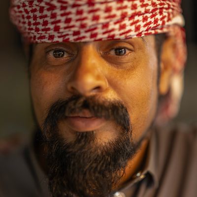 سلطان م.