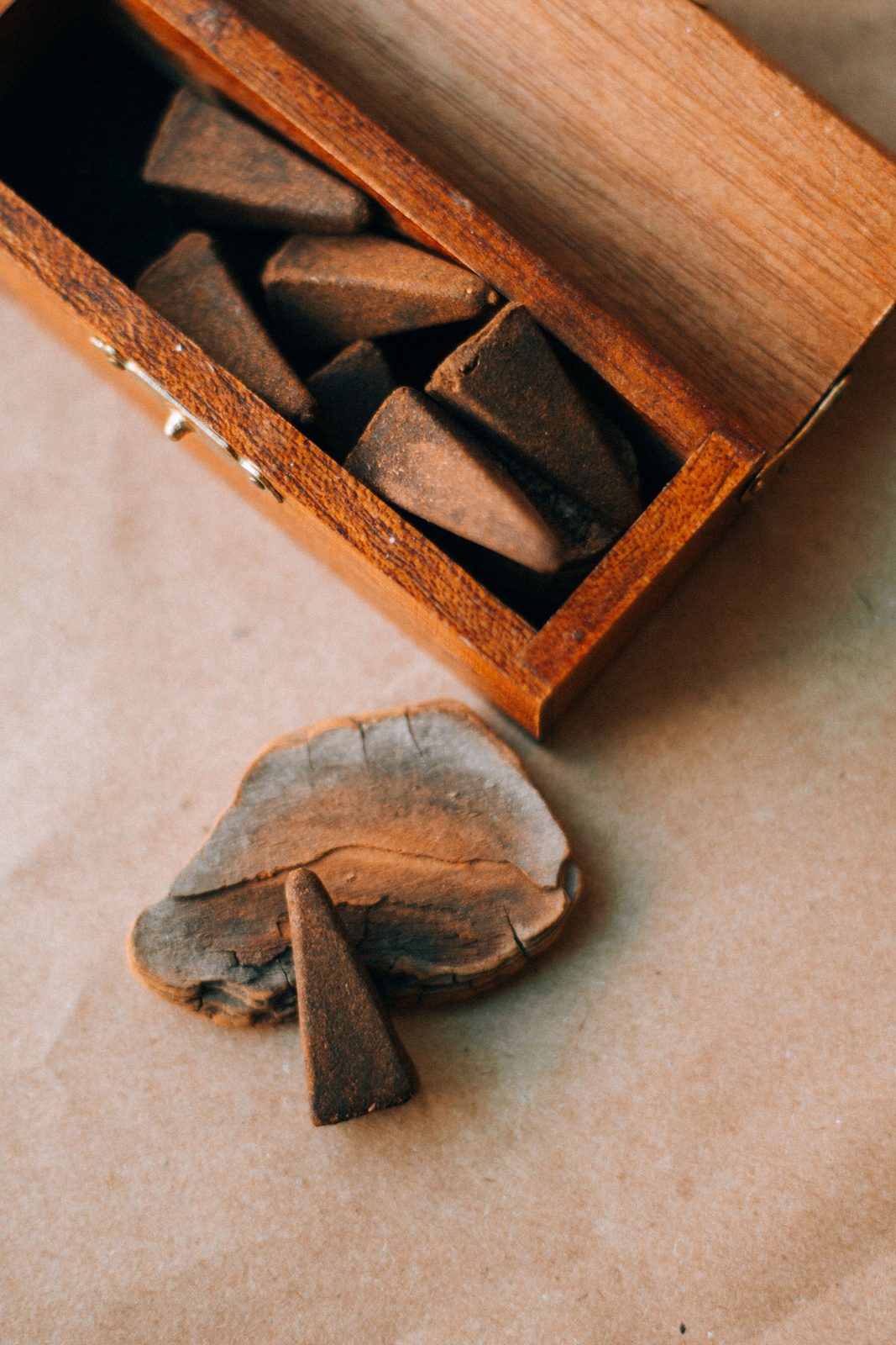 Agarwood chips for bakhoor